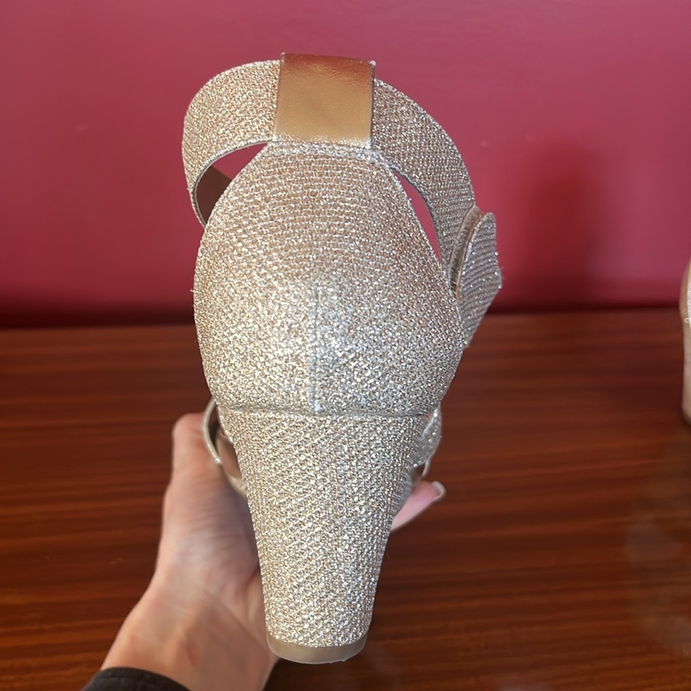 Like new Dream Paris gold sparkling Strappy sandals - Picture 4 of 16
